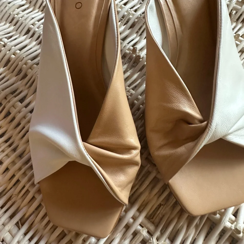 Carrano Women's Elegant Cream and Tan Mules - Picture 2 of 10